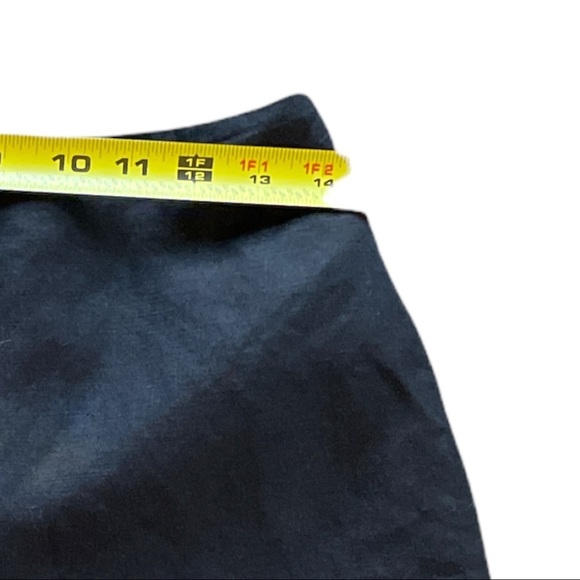Larry Levine Black Linen Floral Embroidered Capris pants. Size 10 - Picture 12 of 15
